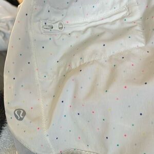 Lululemon Hotty Hot low-rise shorts Size 4